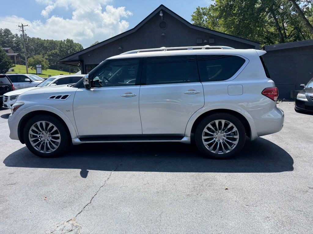 2016 INFINITI QX80 Image 10