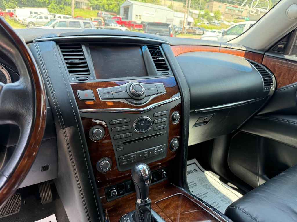 2016 INFINITI QX80 Image 38