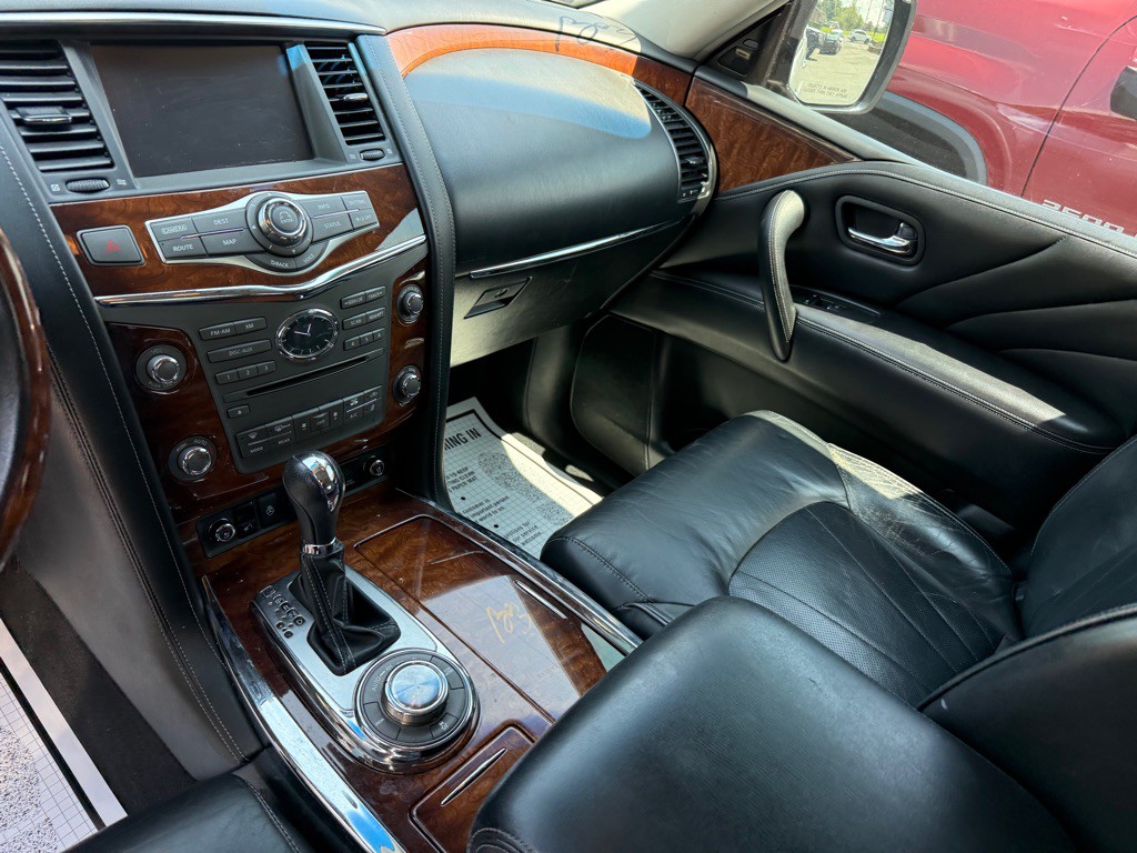 2016 INFINITI QX80 Image 39