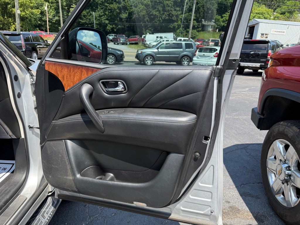 2016 INFINITI QX80 Image 41