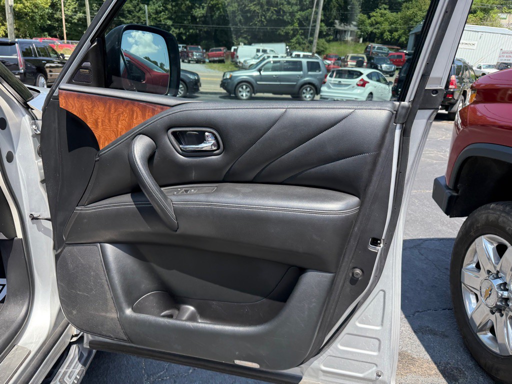 2016 INFINITI QX80 Image 43