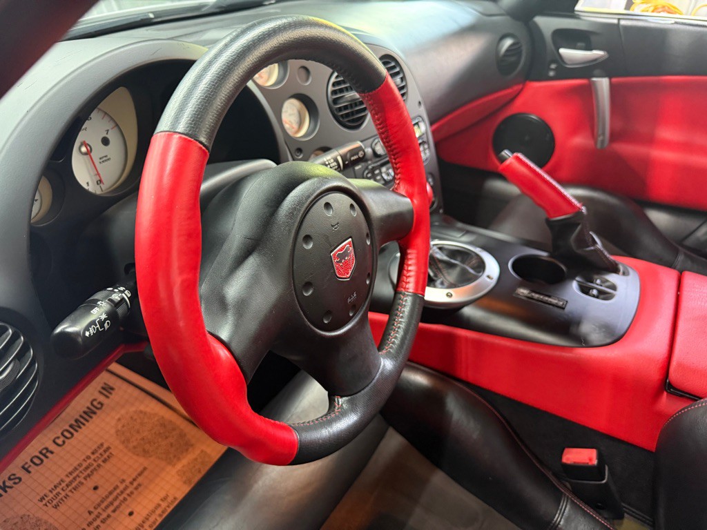 2005 Dodge Viper Image 4