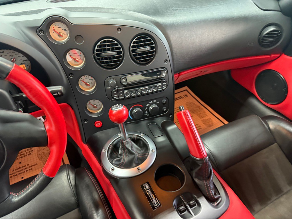 2005 Dodge Viper Image 5