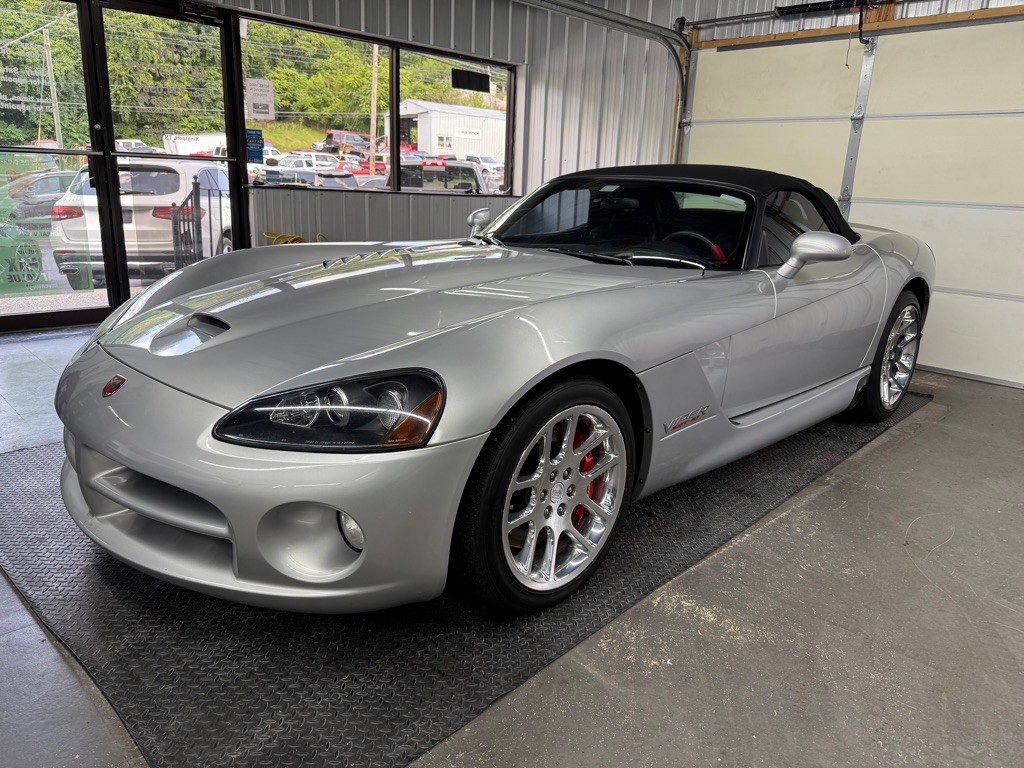 2005 Dodge Viper Image 9