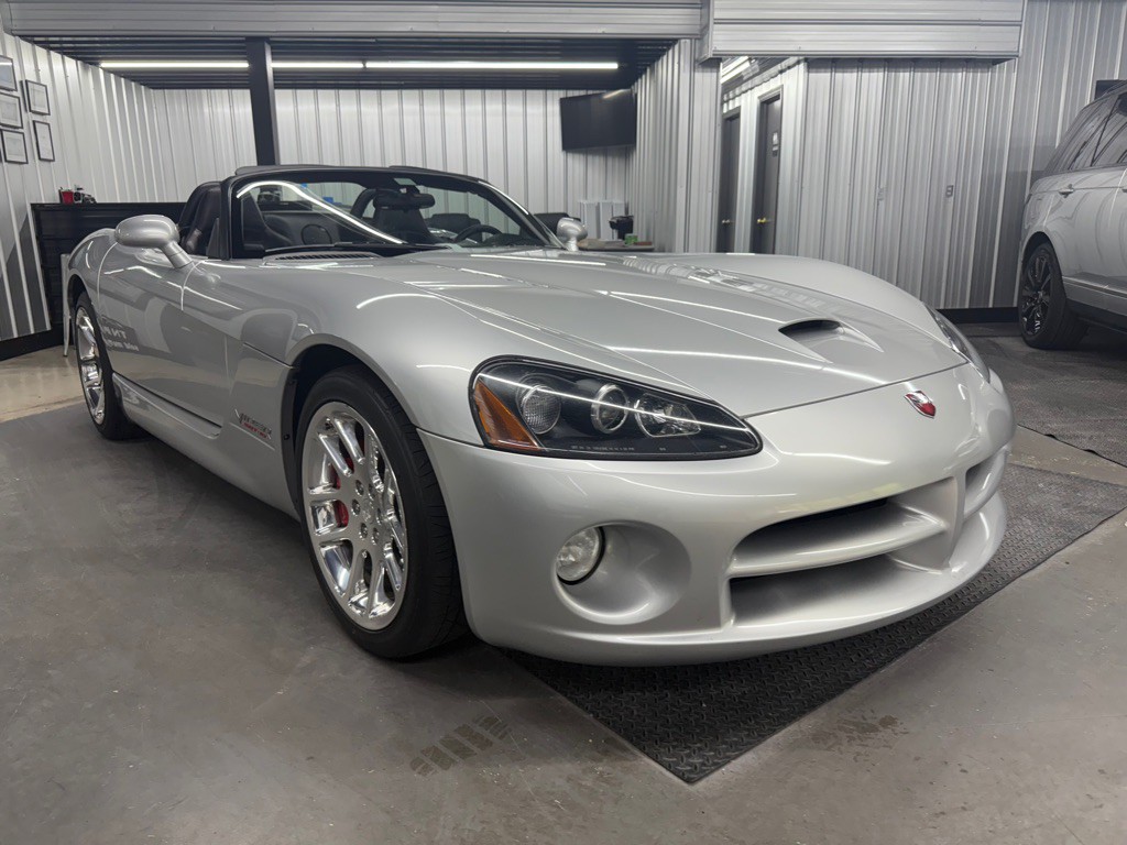 2005 Dodge Viper Image 14