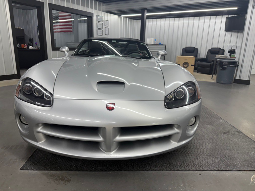 2005 Dodge Viper Image 17