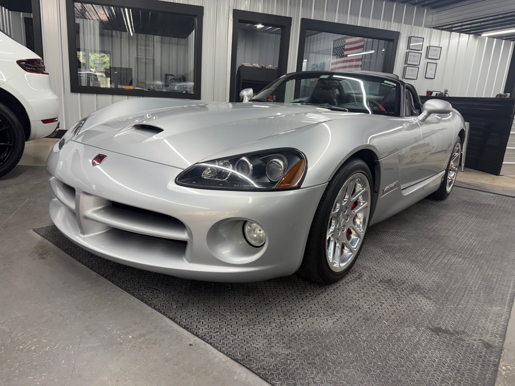 2005 Dodge Viper Image 18