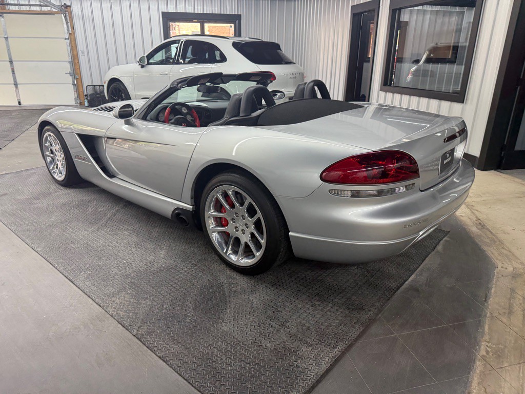 2005 Dodge Viper Image 22