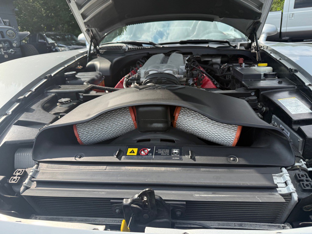 2005 Dodge Viper Image 30