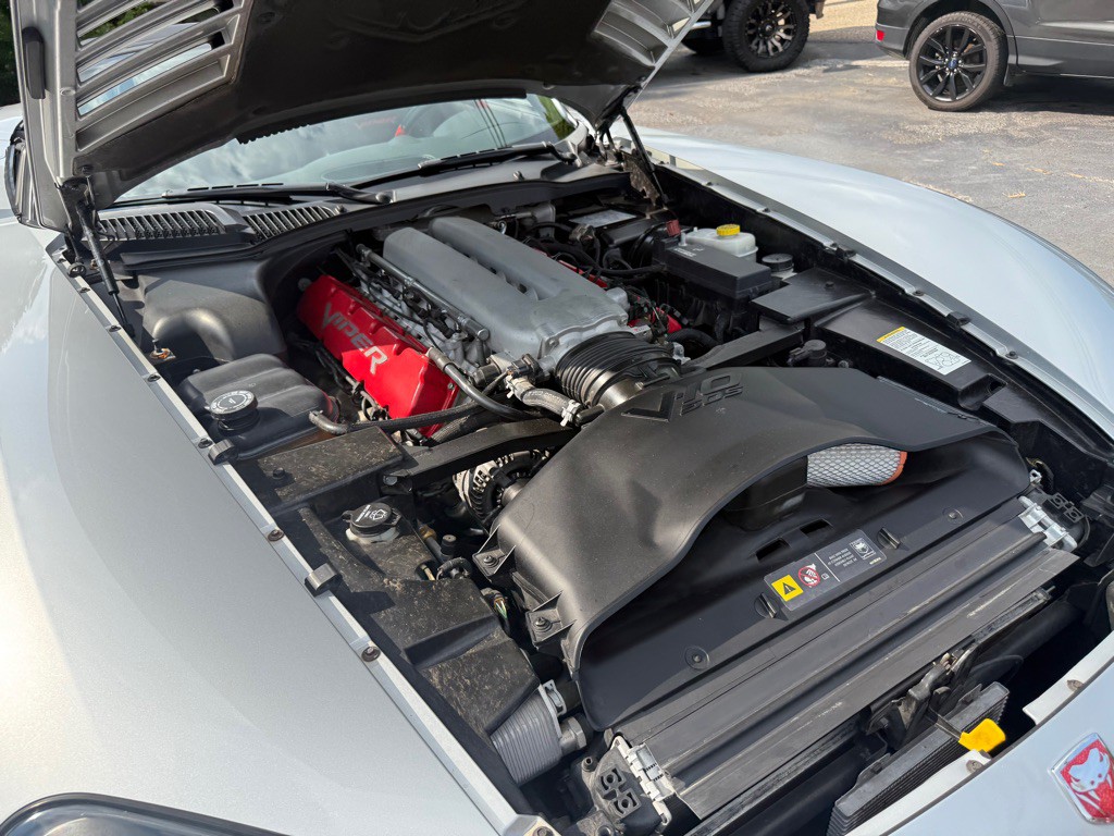 2005 Dodge Viper Image 32