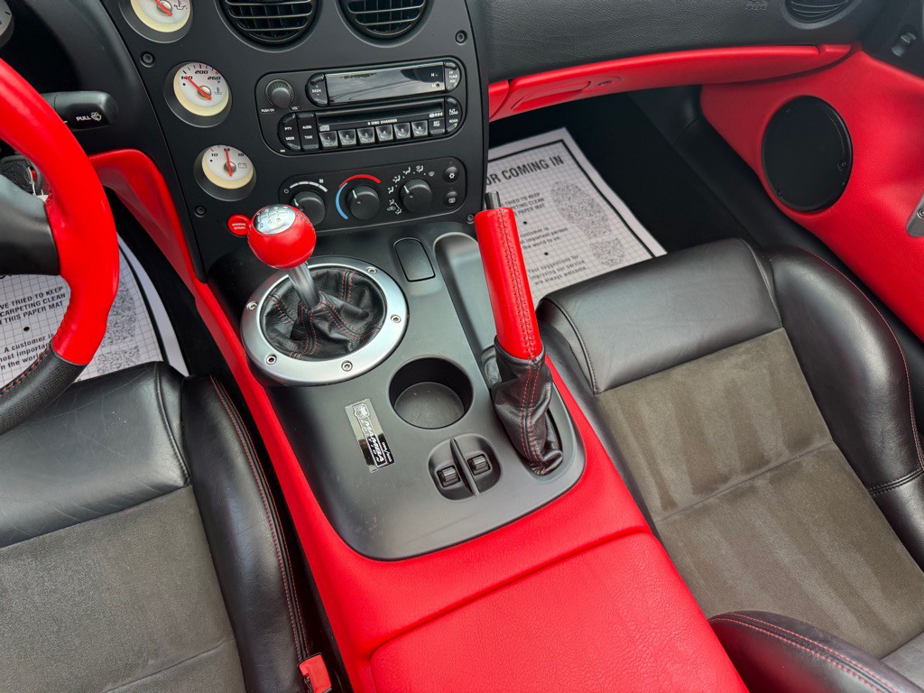 2005 Dodge Viper Image 38