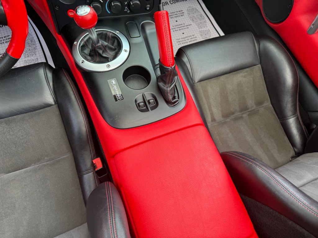 2005 Dodge Viper Image 39