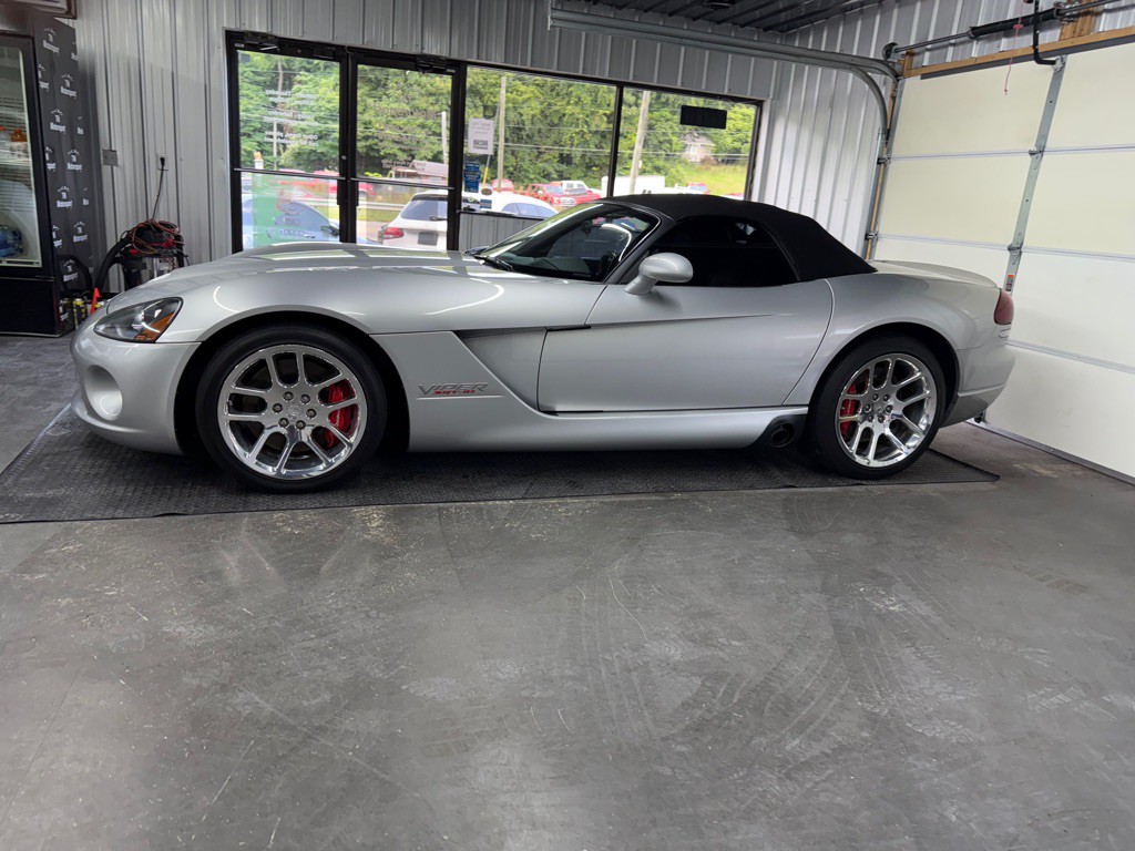 2005 Dodge Viper Image 76