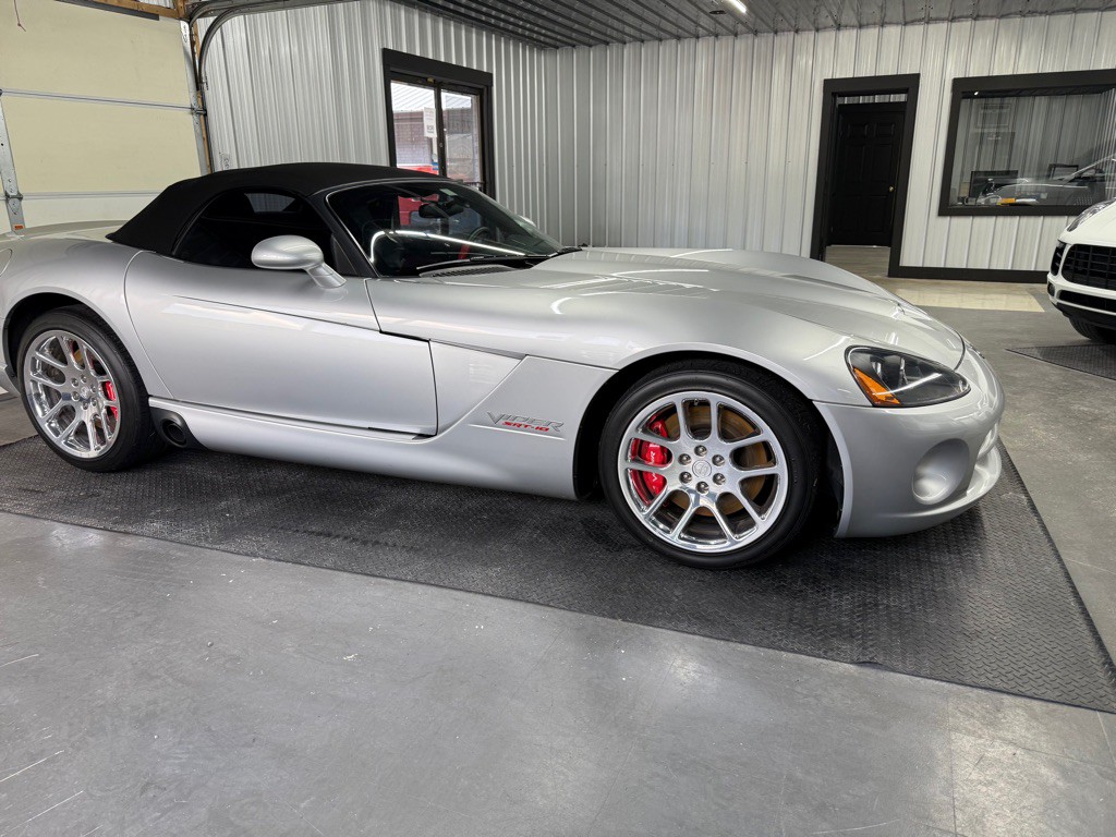 2005 Dodge Viper Image 80
