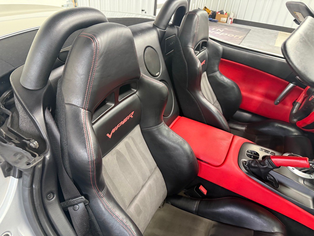 2005 Dodge Viper Image 85