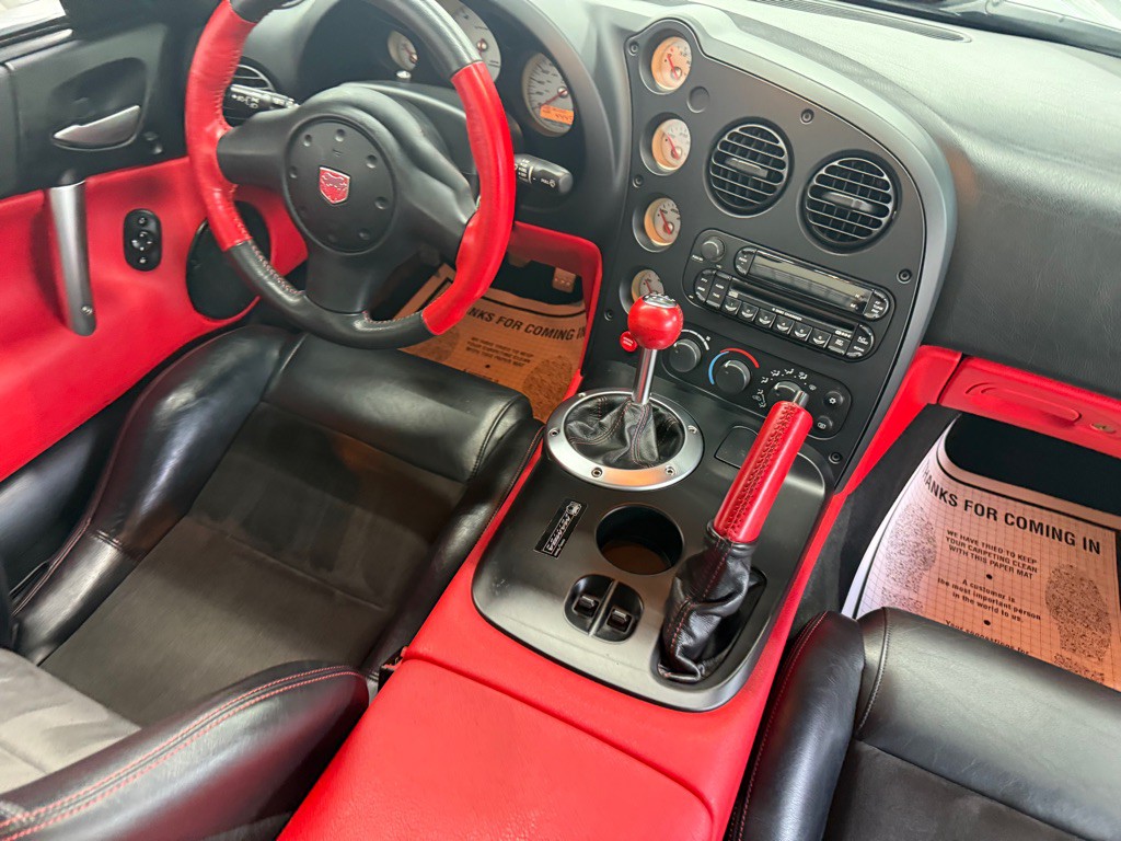 2005 Dodge Viper Image 90
