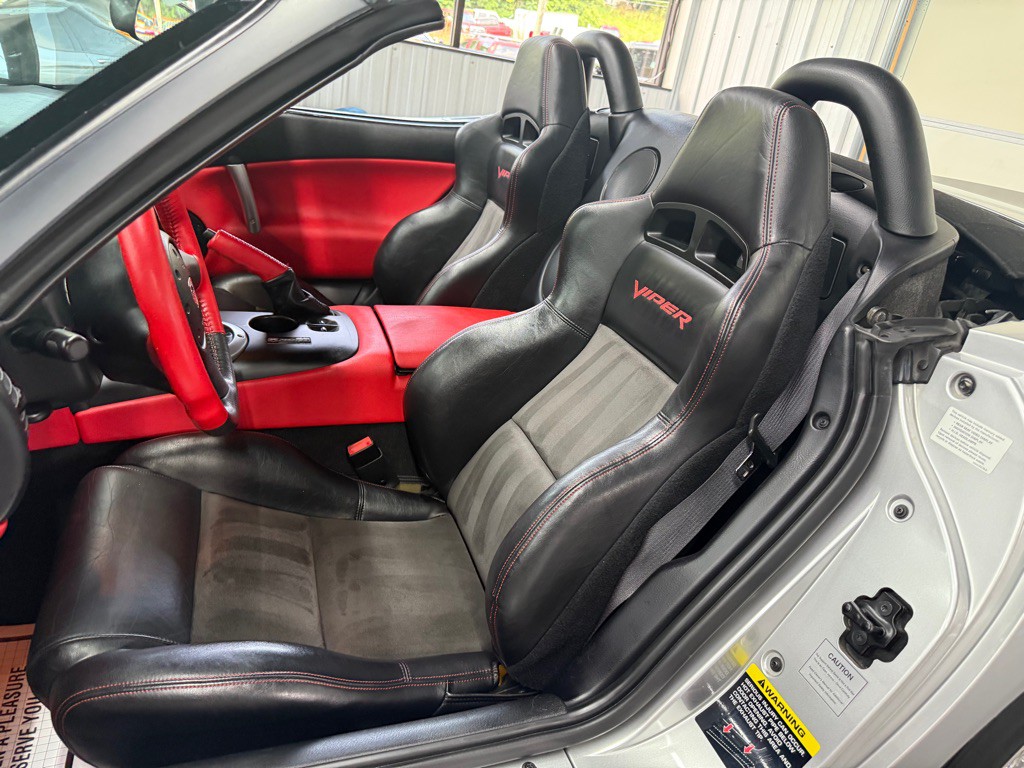 2005 Dodge Viper Image 93