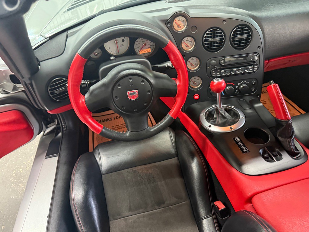 2005 Dodge Viper Image 96