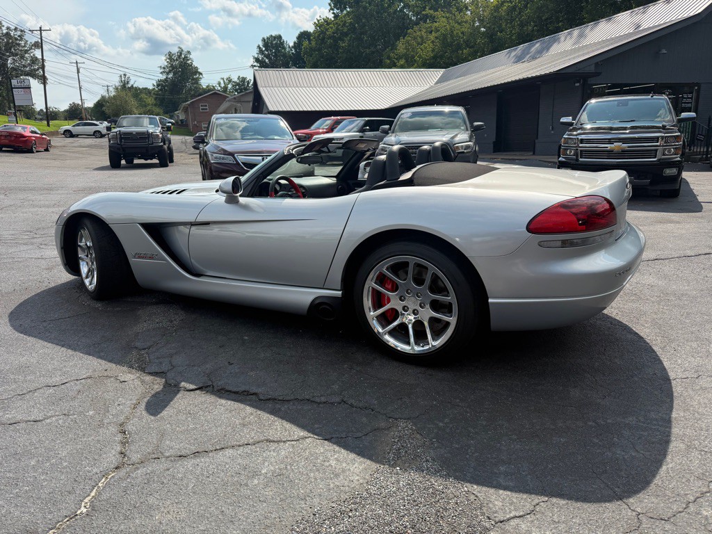 2005 Dodge Viper Image 108