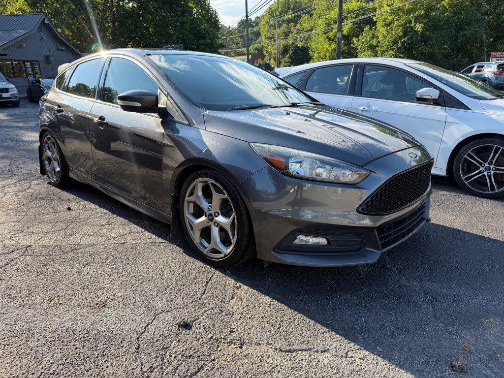 2016 Ford Focus Image 2