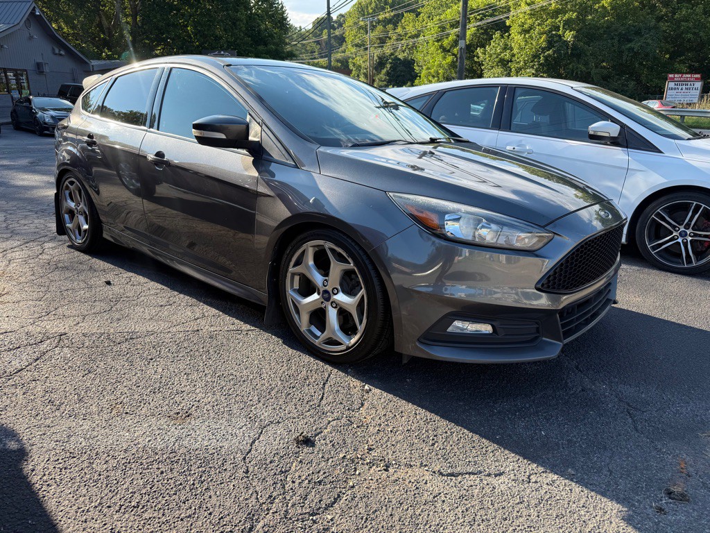 2016 Ford Focus Image 8