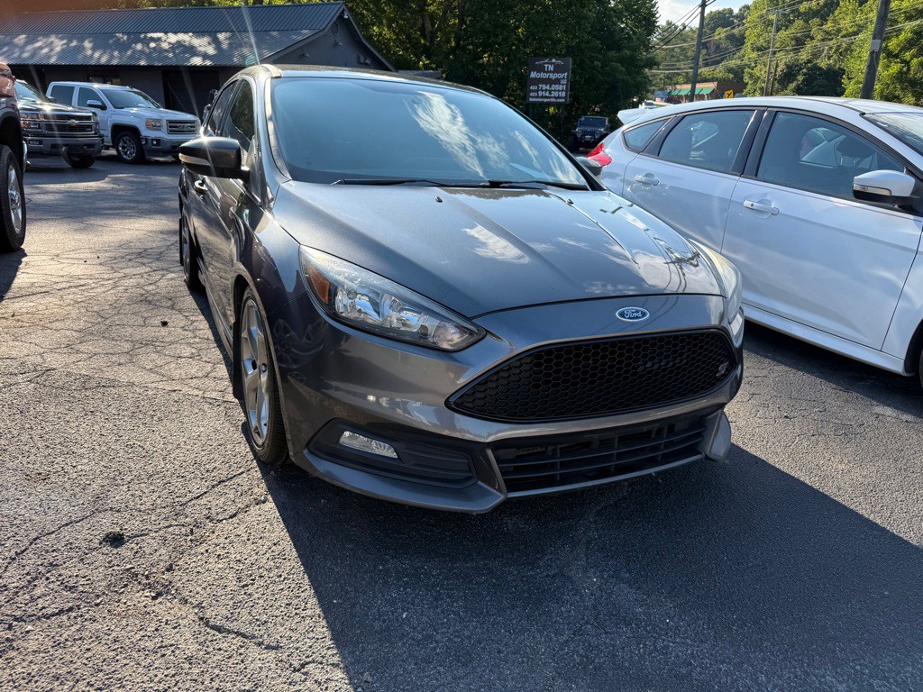 2016 Ford Focus Image 11
