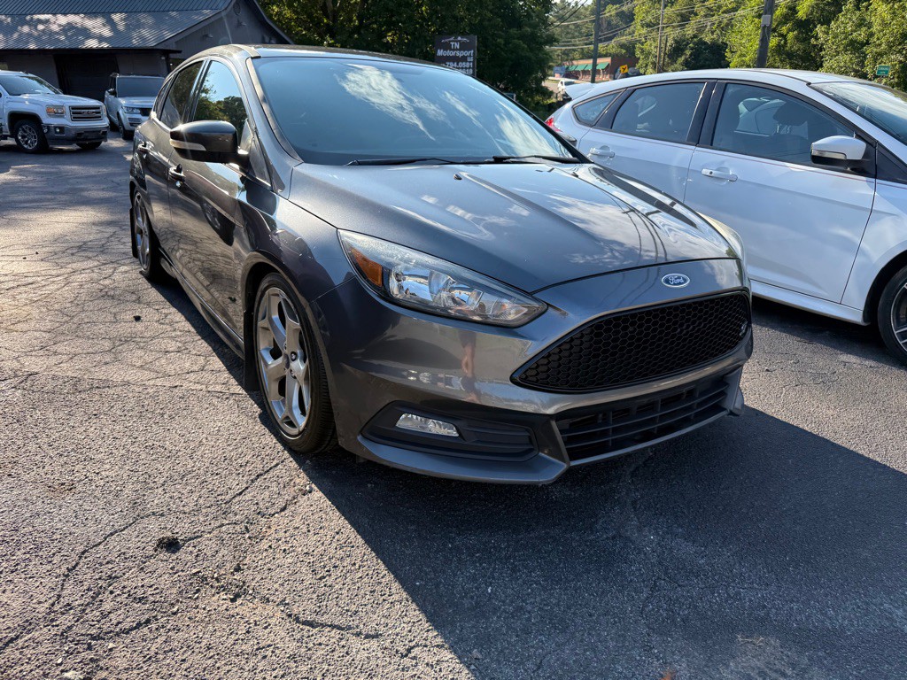 2016 Ford Focus Image 12