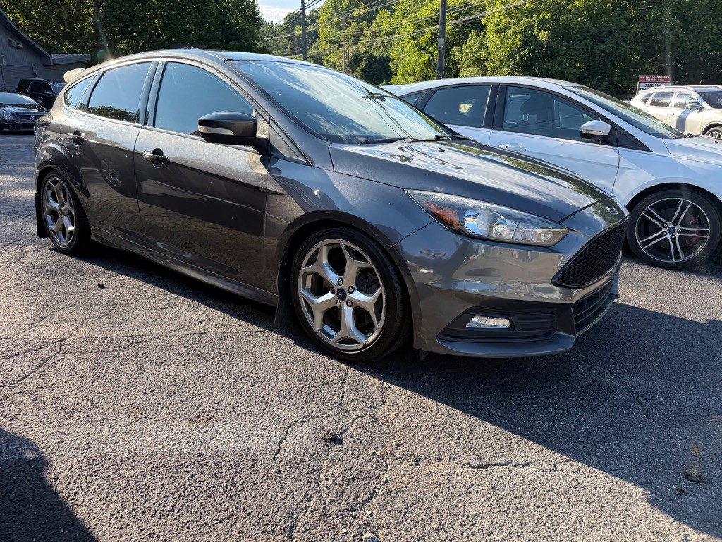 2016 Ford Focus Image 14