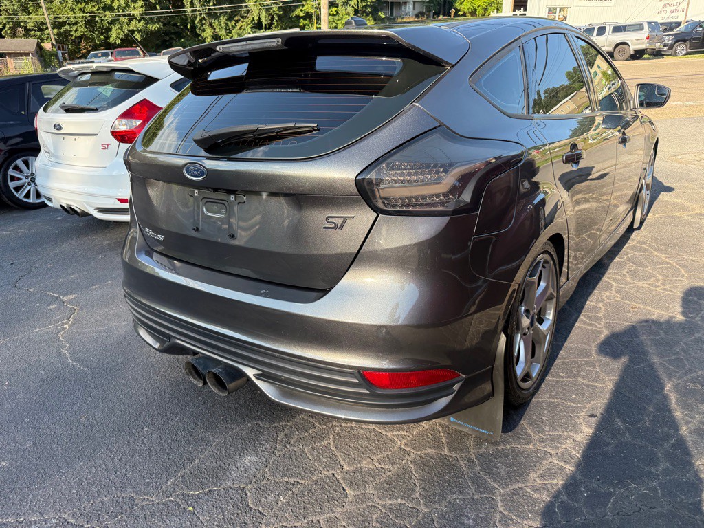 2016 Ford Focus Image 15