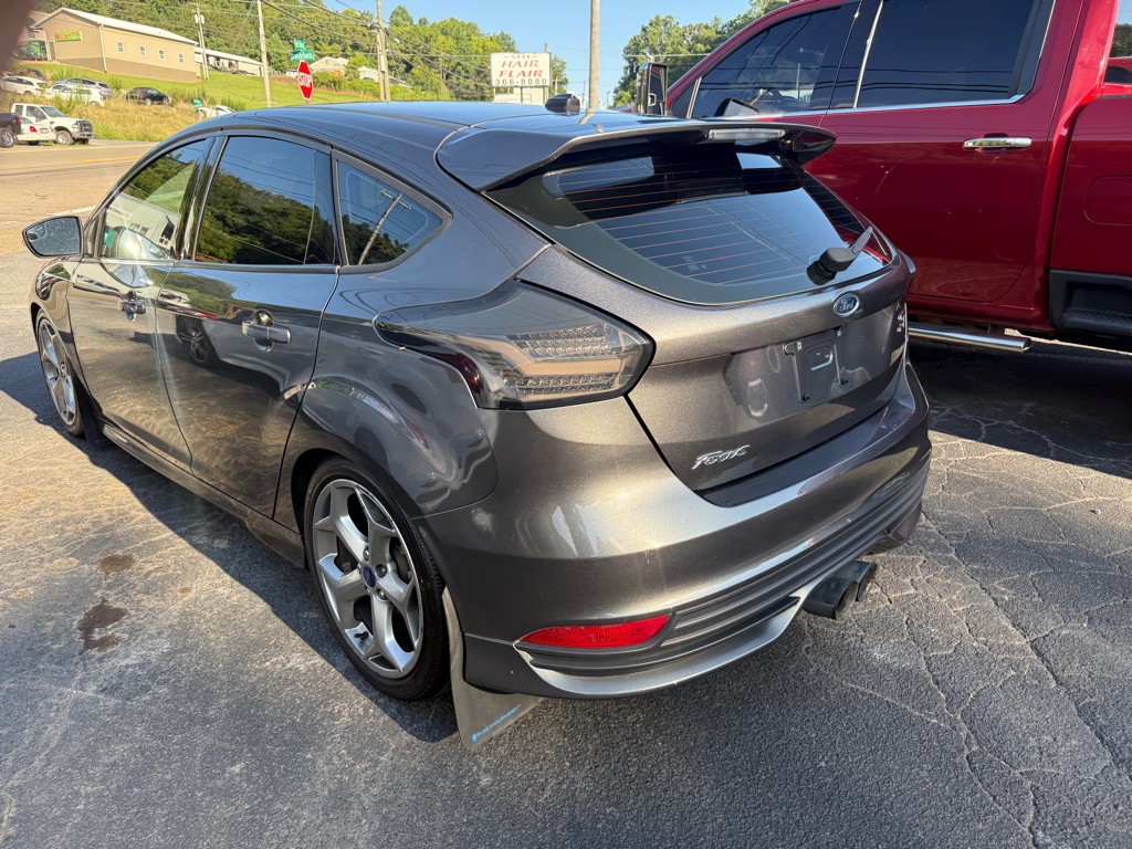 2016 Ford Focus Image 20