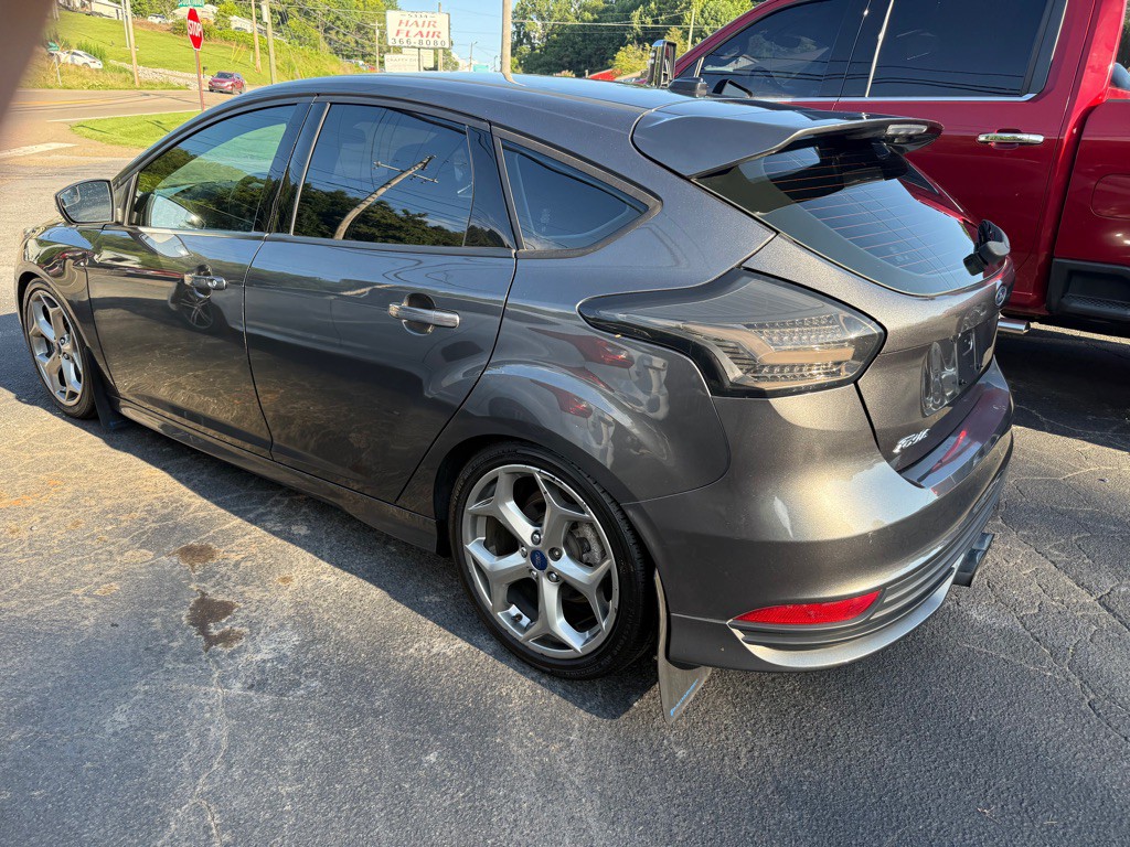 2016 Ford Focus Image 23