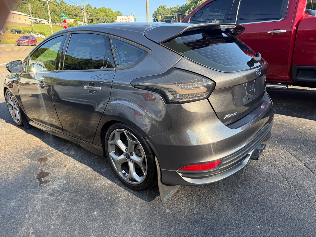 2016 Ford Focus Image 25
