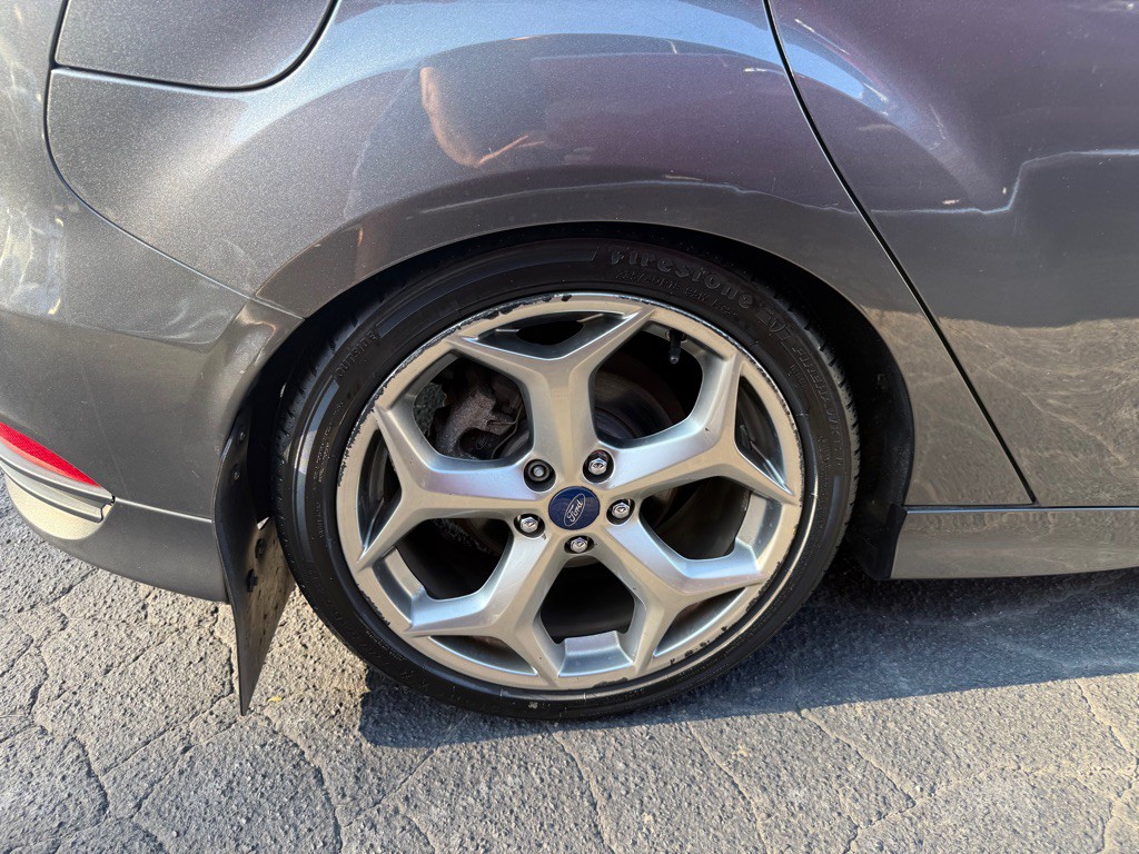 2016 Ford Focus Image 29