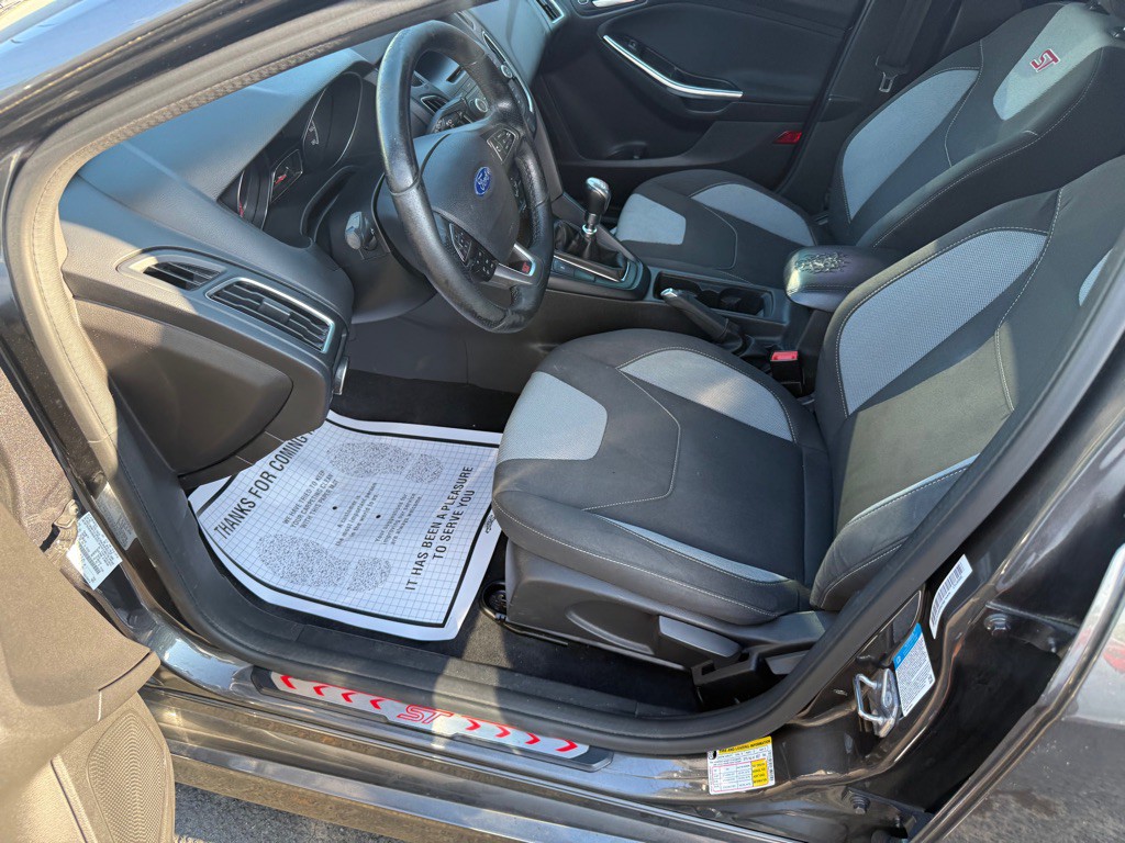 2016 Ford Focus Image 33
