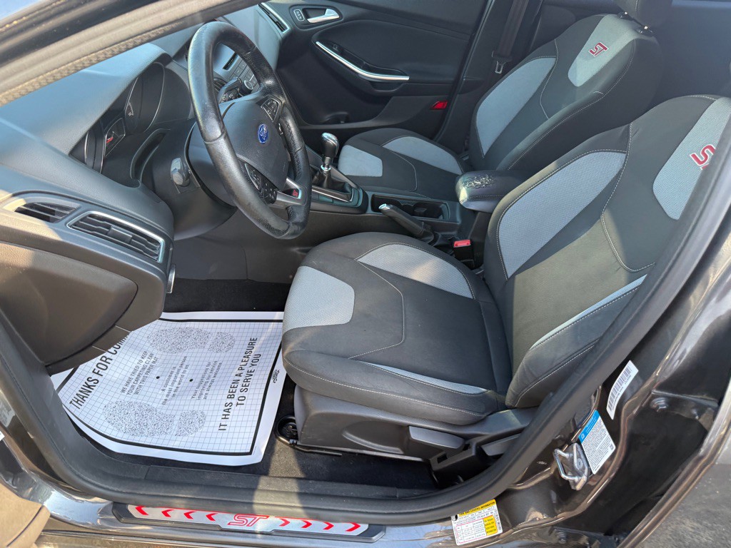 2016 Ford Focus Image 34
