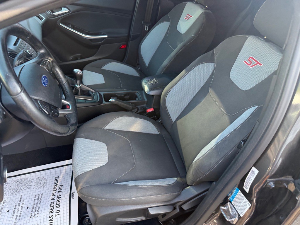 2016 Ford Focus Image 35