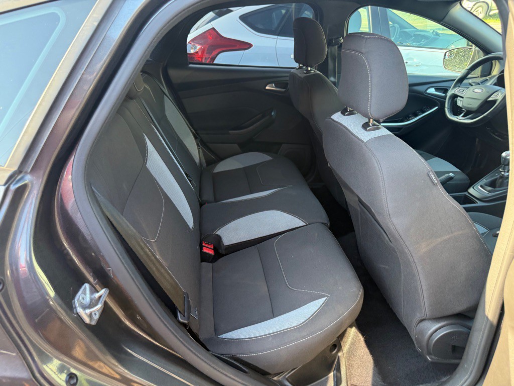 2016 Ford Focus Image 50