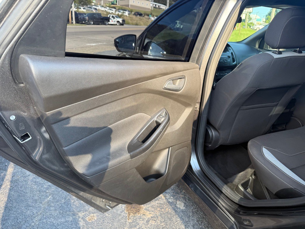 2016 Ford Focus Image 51