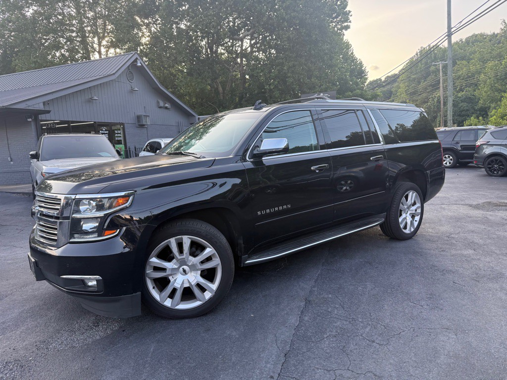 2017 Chevrolet Suburban Image 6
