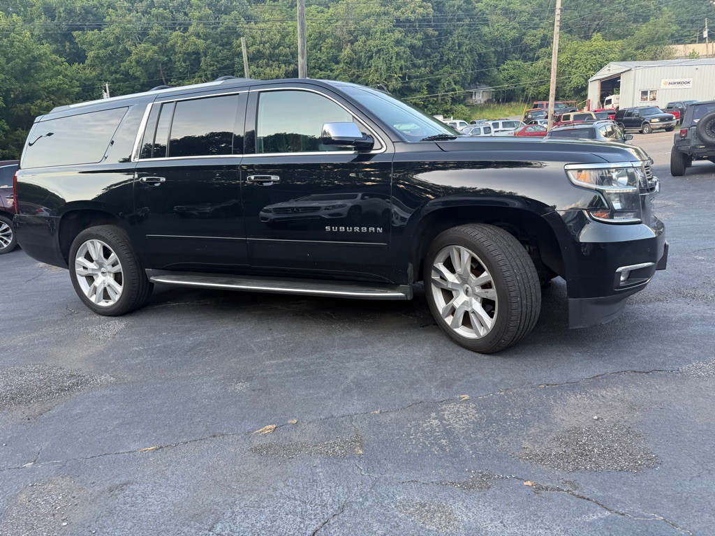 2017 Chevrolet Suburban Image 15