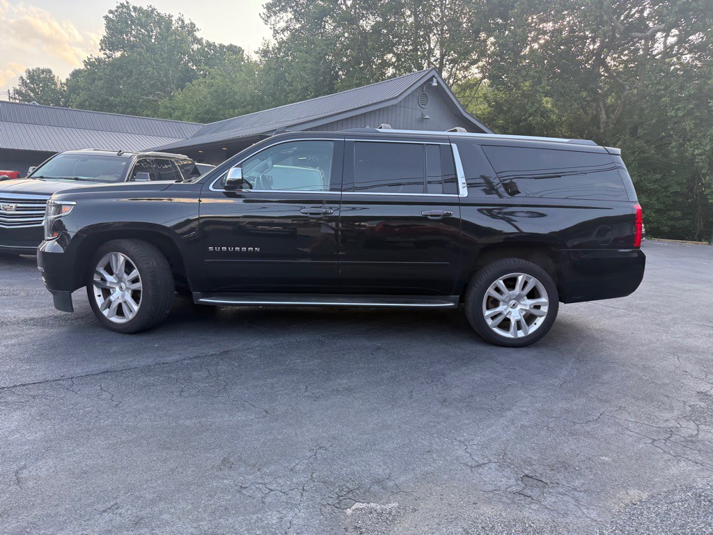 2017 Chevrolet Suburban Image 21