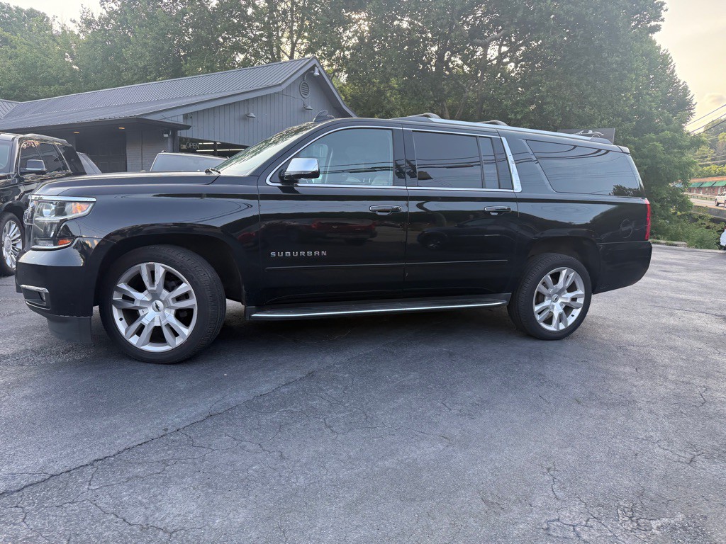 2017 Chevrolet Suburban Image 25