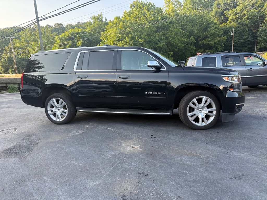 2017 Chevrolet Suburban Image 30