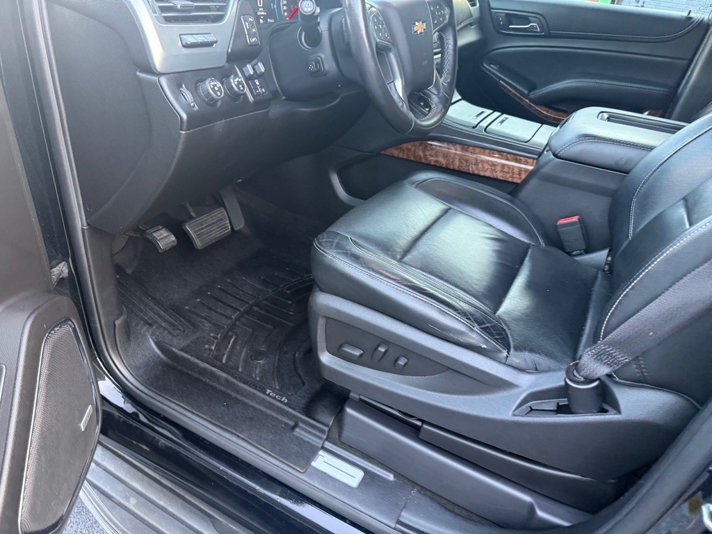 2017 Chevrolet Suburban Image 37