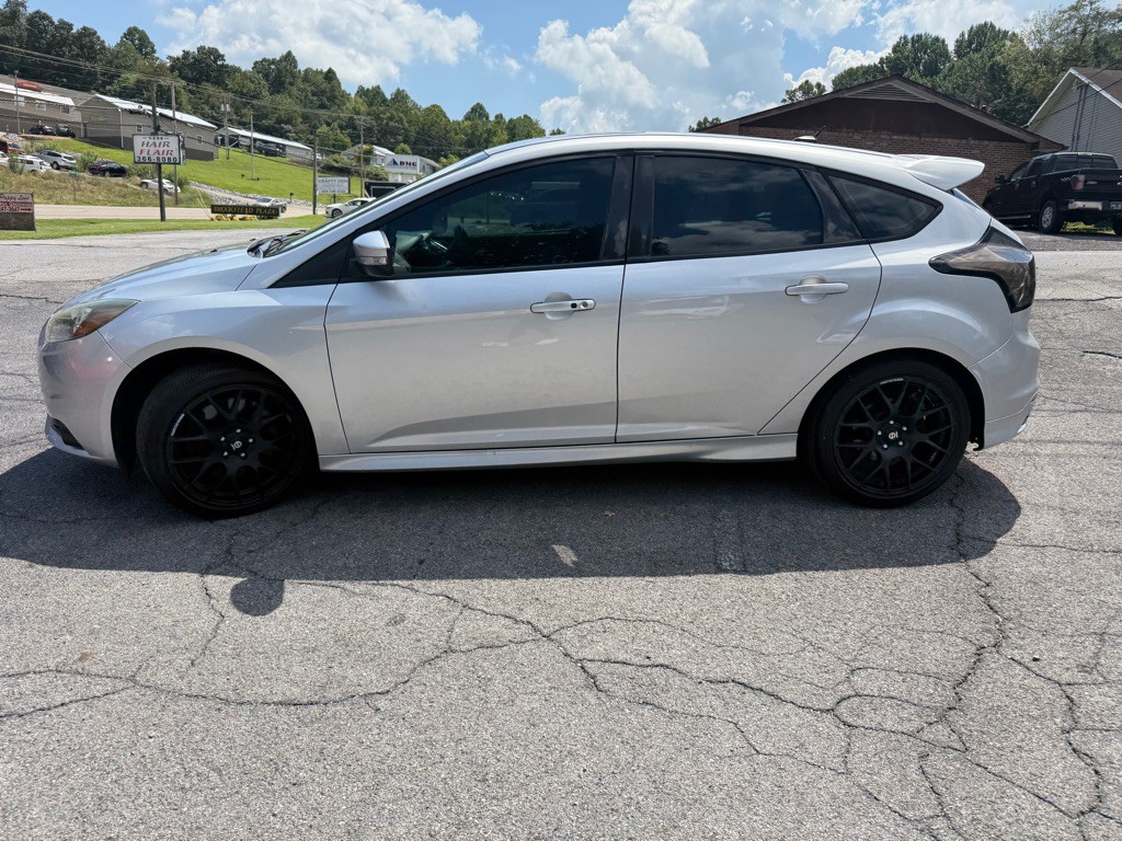 2014 Ford Focus Image 32