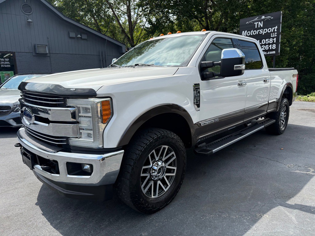 2017 Ford F-250 Image 2