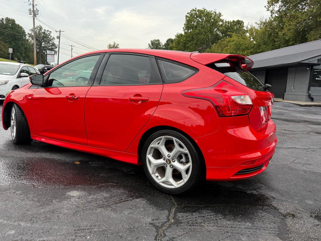 2013 Ford Focus Image 32