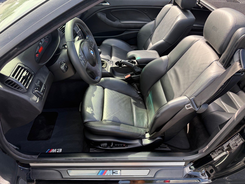 2004 BMW M3 Image 32