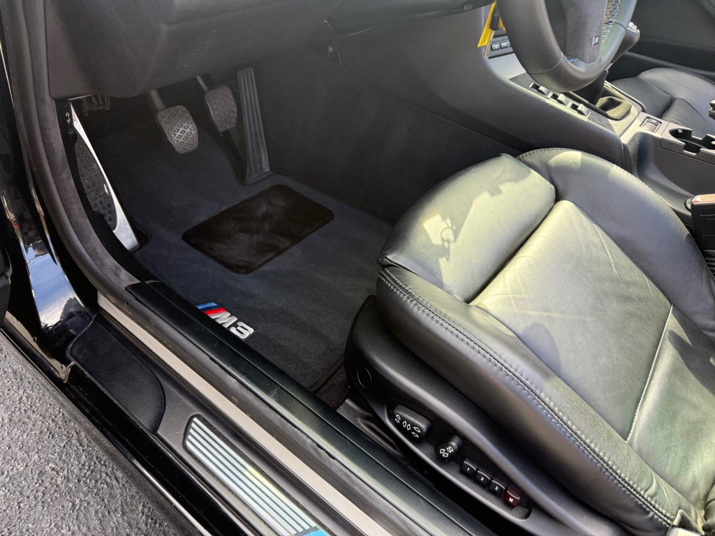 2004 BMW M3 Image 36