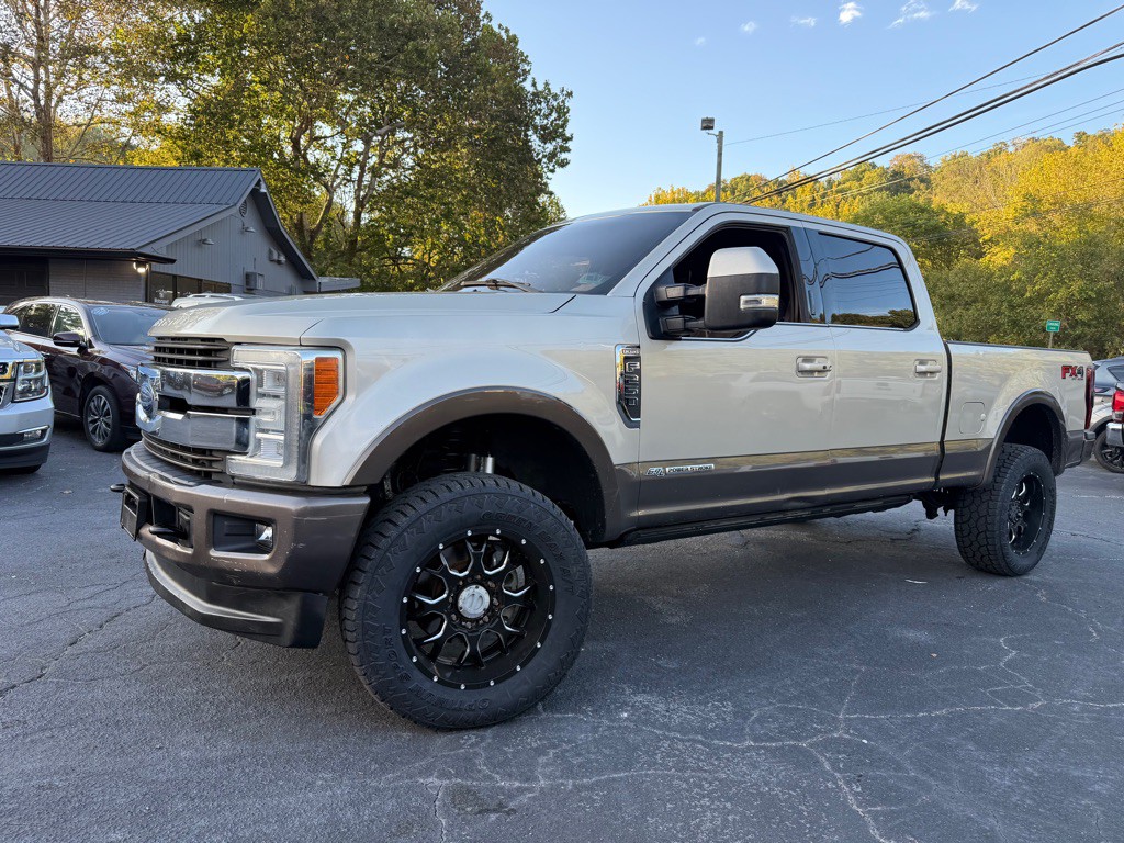 2017 Ford F-250 Image 2